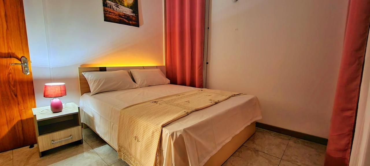 West Beach Apartment Flic en Flac Luaran gambar