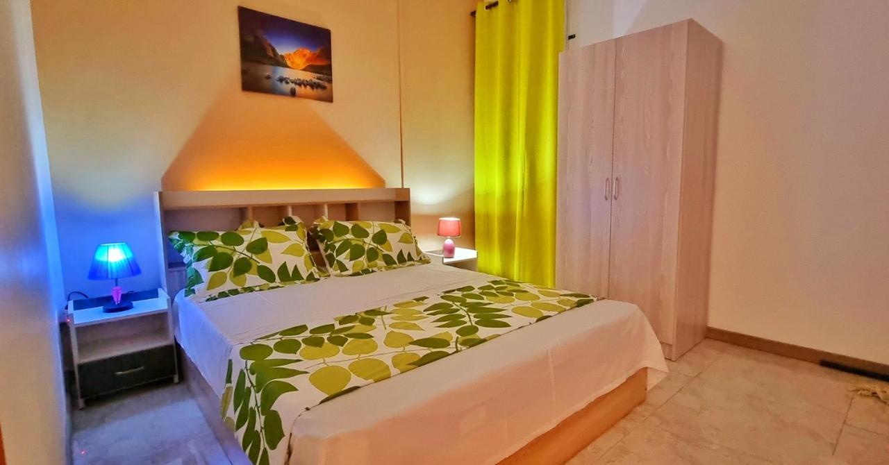 West Beach Apartment Flic en Flac Luaran gambar