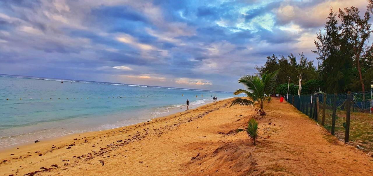 West Beach Apartment Flic en Flac Luaran gambar